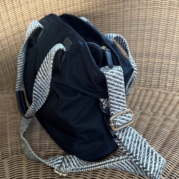 Tory Burch Stylish Black and White Women's Bag - Picture 5 of 9